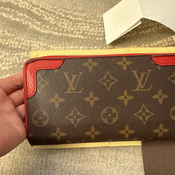 Louis Vuitton wallet - Picture 7 of 7
